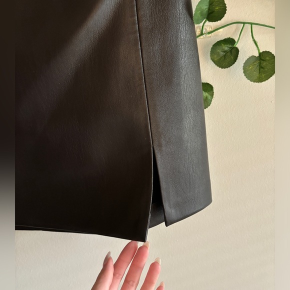 Aritzia Patio mini skirt BROWN - Picture 3 of 6